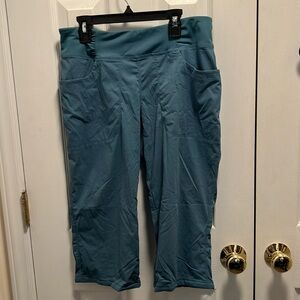 Mountain Hardwear capris size M